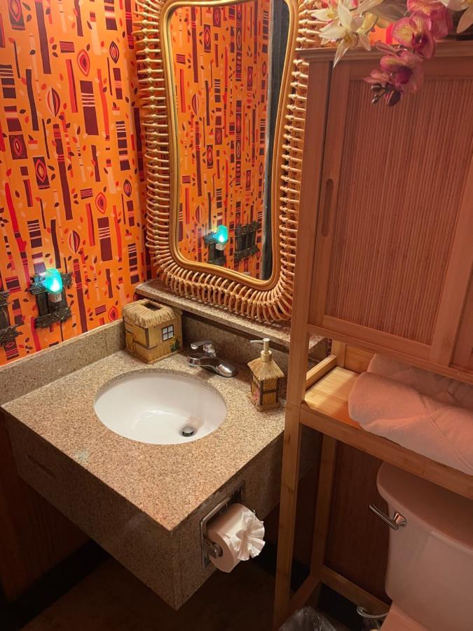 The Kondo Tiki Tampa Eksteriør billede